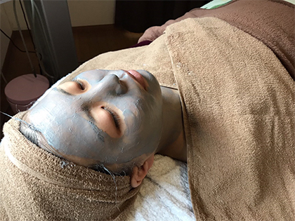 フェイスマッサージ